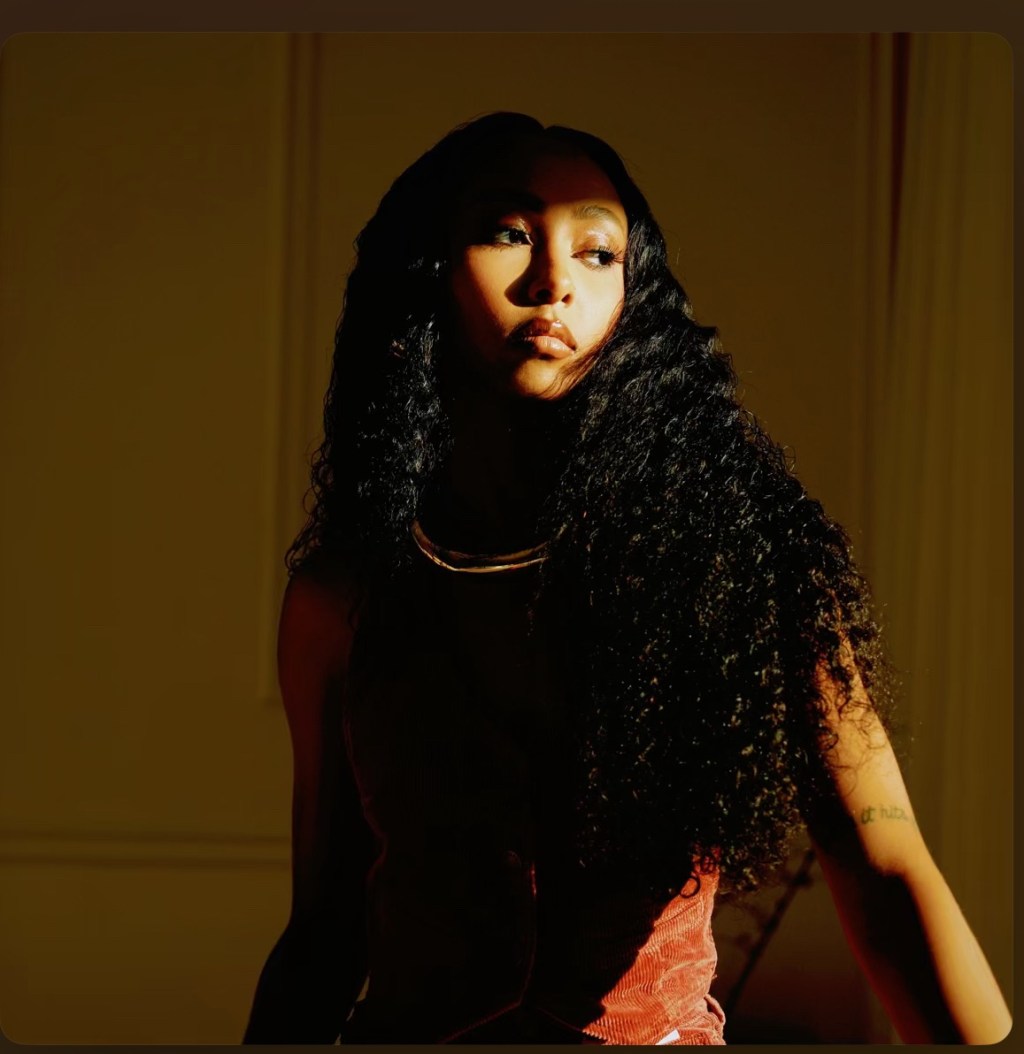 Beyond The Mainstreams EP Review of “It’s Complicated” by&nbsp;Girlfriend